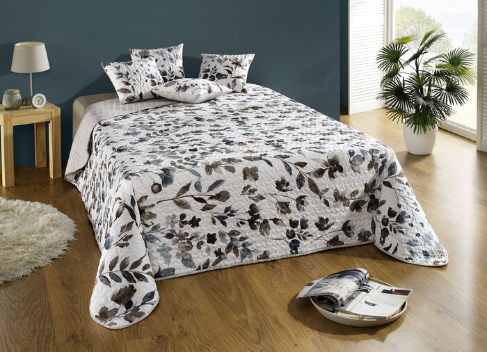 Aufwendig versteppte Tagesdecke mit Bandeinfassung GRAU-WEISS