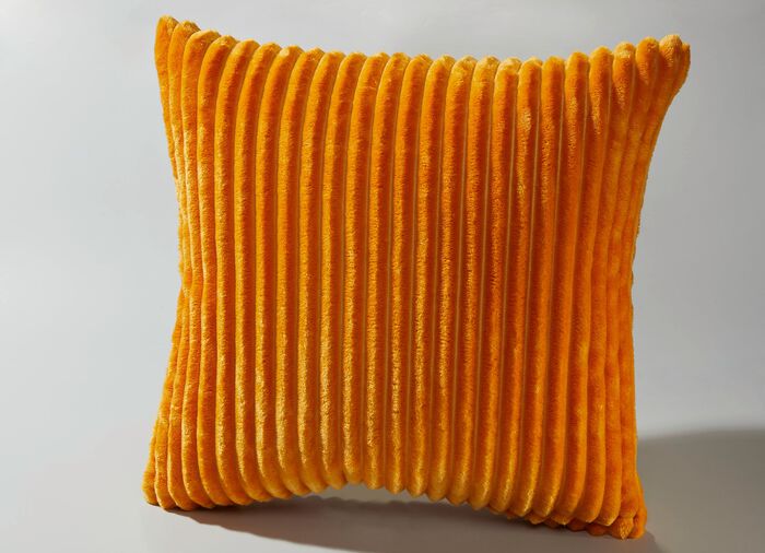 Wohnaccessoires in feiner Cord-Optik 