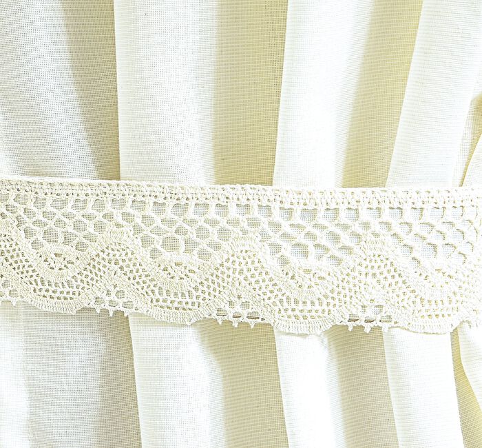 &Uuml;bergardine mit aufgesetzter H&auml;kelborte CREME