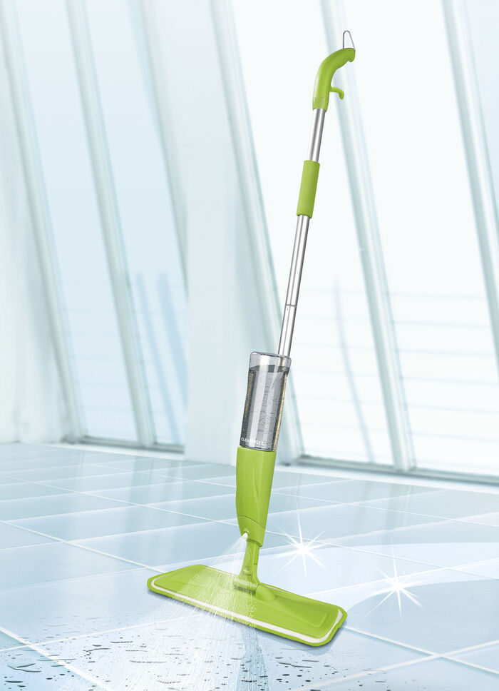 Spr&uuml;hwischer mit Wassertank 