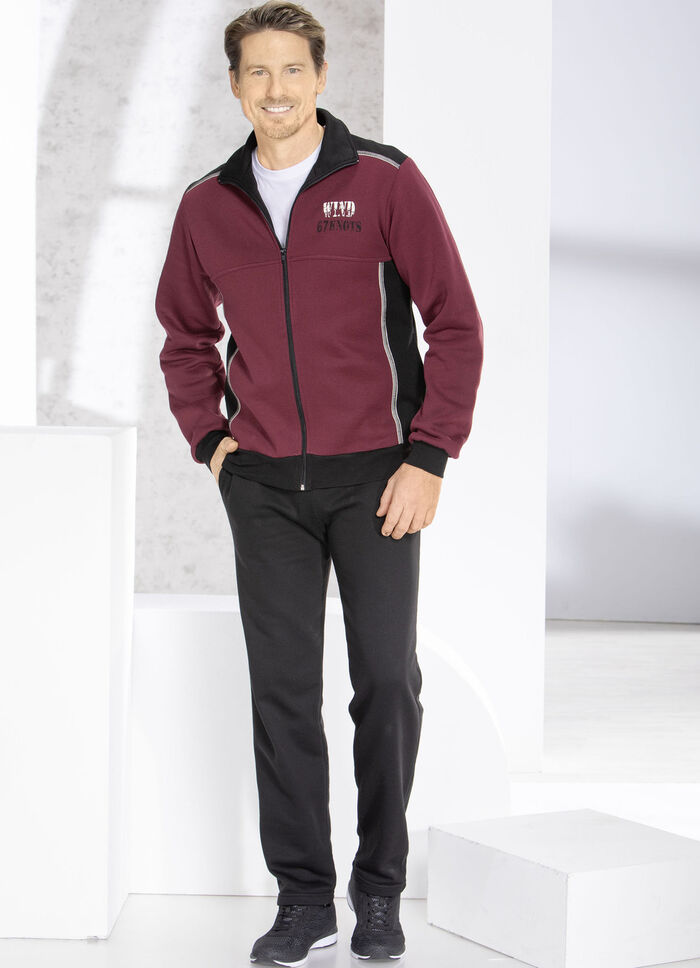 Freizeitanzug mit Druck im Vorderteil 