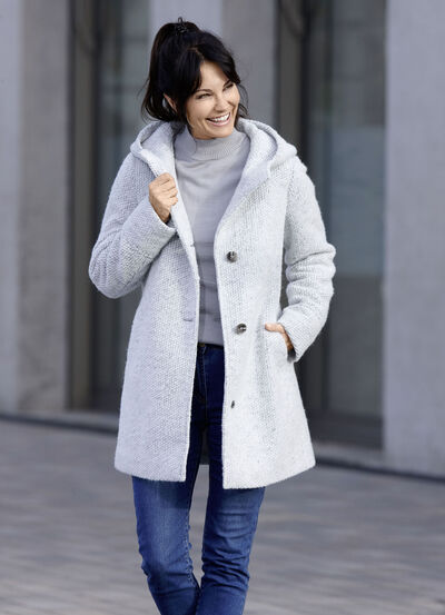 Jacke mit fester Kapuze 