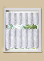 Raffinierter Kurzstore mit Stangendurchzug 