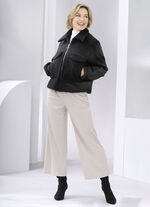 Kurzjacke aus feinem Boucl&eacute; 