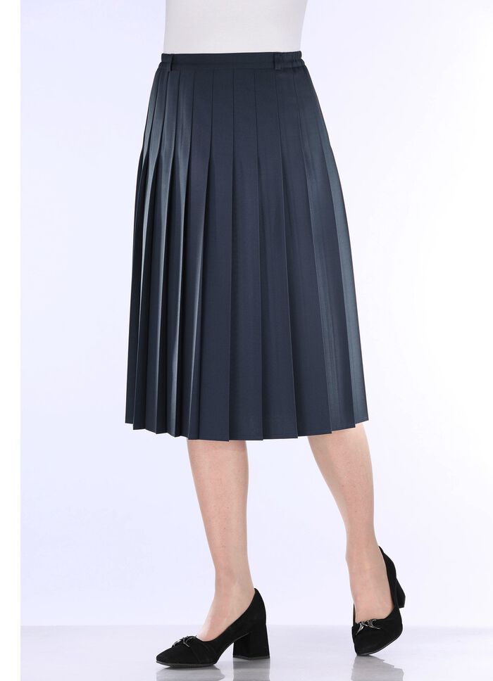 Rock mit figurg&uuml;nstigen Rundumfalten 