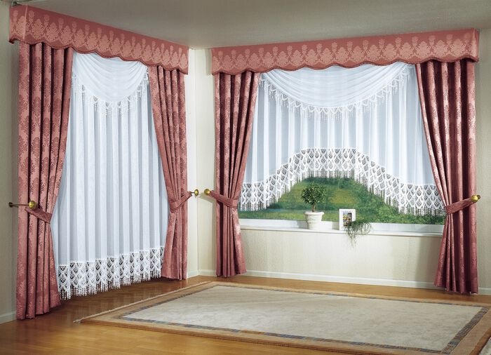 C-Bogen-Store mit Plauener Spitze 