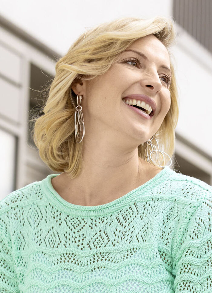 Silberfarbene Ohrringe aus hochwertigem Metall 