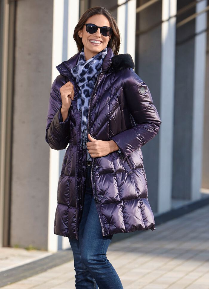 Daunen-Kurzmantel auch in Schwarz 