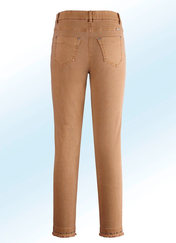 Magic-Jeans mit toller Nietenzier sowie angesagtem Fransensaum 