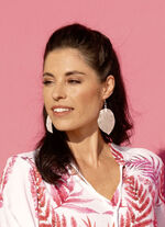 Stilvolle Ohrhänger in filigraner Blattform 