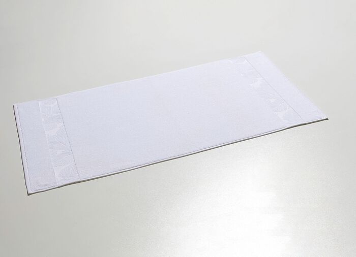 Barfu&szlig;weicher Badteppich mit nat&uuml;rlichem Bl&auml;tter-Dessin 