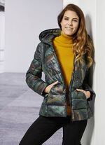 Jacke mit fester Kapuze 