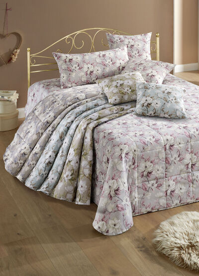 Tagesdecken mit Karosteppung und Kissenbezüge 