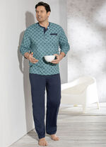 Schlafanzug mit Knopfleiste und Brusttasche / nachhaltiger Baumwollanbau 