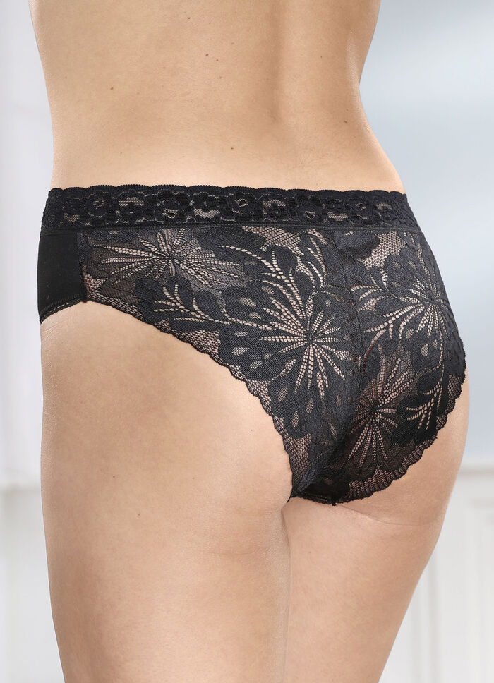 Dreierpack Slips mit Rückteil aus floraler Elastikspitze 