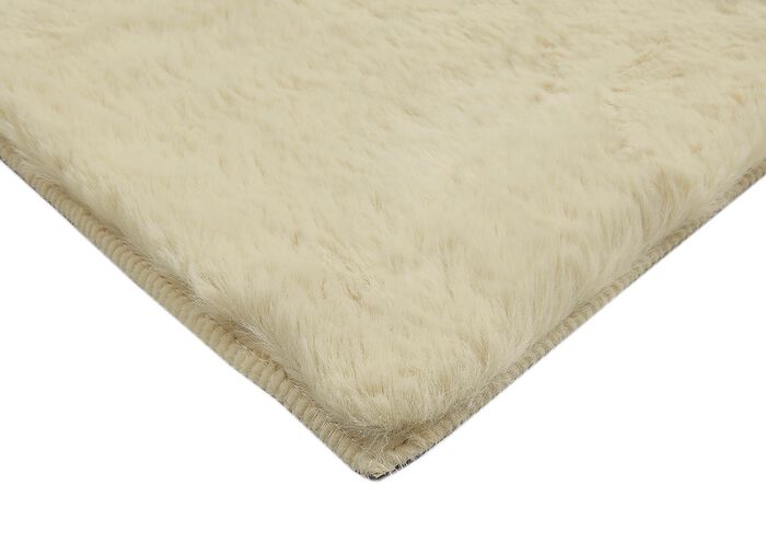 Br&uuml;cken und Teppiche f&uuml;r ein Gef&uuml;hl wie auf Wolken BEIGE