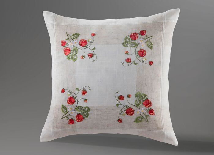 Tisch- und Raumdekoration mit Erdbeer-Dessin SEKT-BUNT