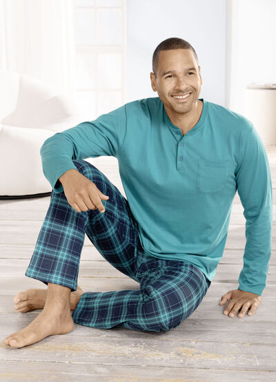 Schlafanzug mit Knopfleiste und offenen Abschl&uuml;ssen  