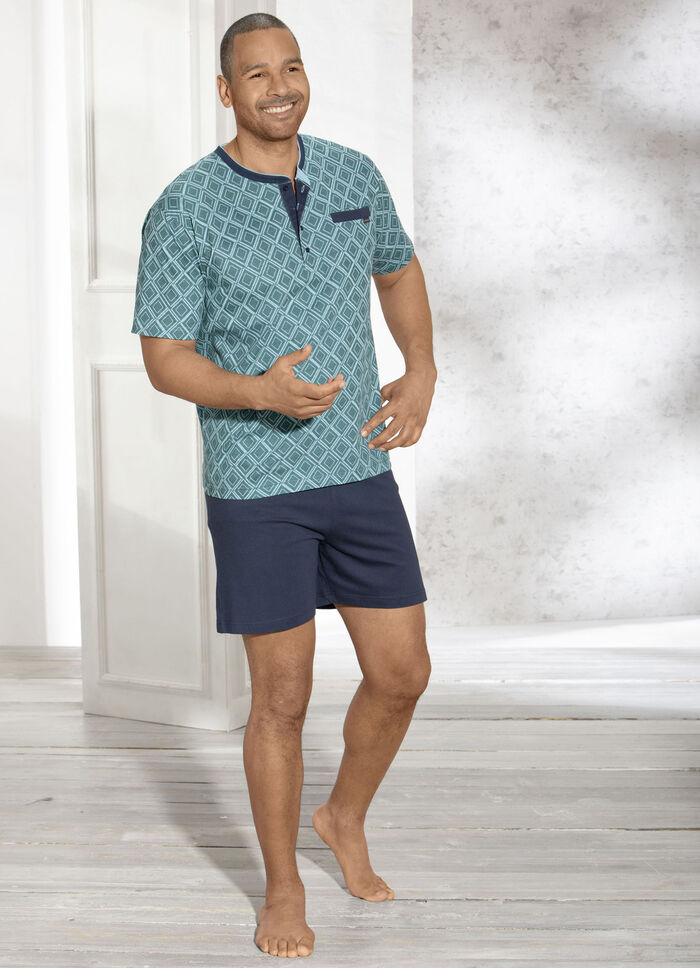 Shorty mit Knopfleiste und Brusttasche / nachhaltiger Baumwollanbau 