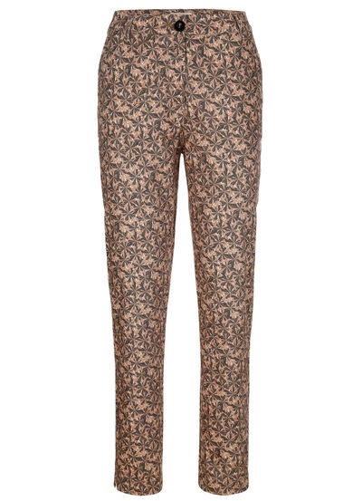 Hose mit aparter Dessinierung 