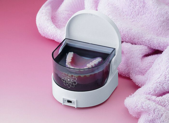 Automatischer Gebissreiniger 