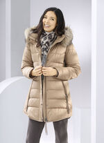 Funktionsjacke mit figurfreundlicher Längssteppung seitlich 