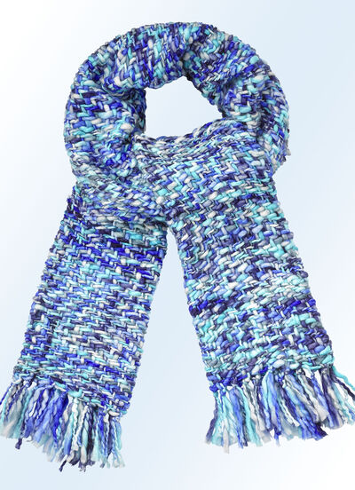 Schal mit Fransen an den Enden 