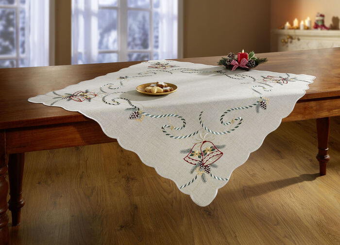Tisch- und Raumdekoration mit echter Plauener Stickerei 