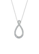 Strahlender Begleiter: Anhänger mit funkelnden Kristallen 