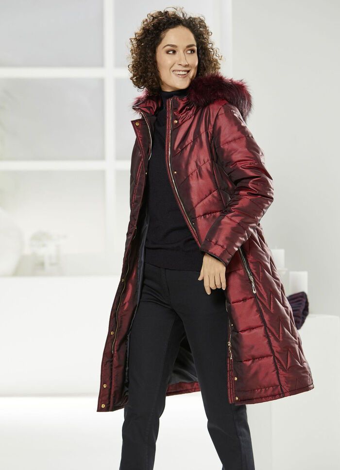 Mantel mit Kontrastpaspelierung 