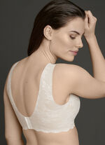 Superbequemer Anita BH aus elastischer Spitze SEKT