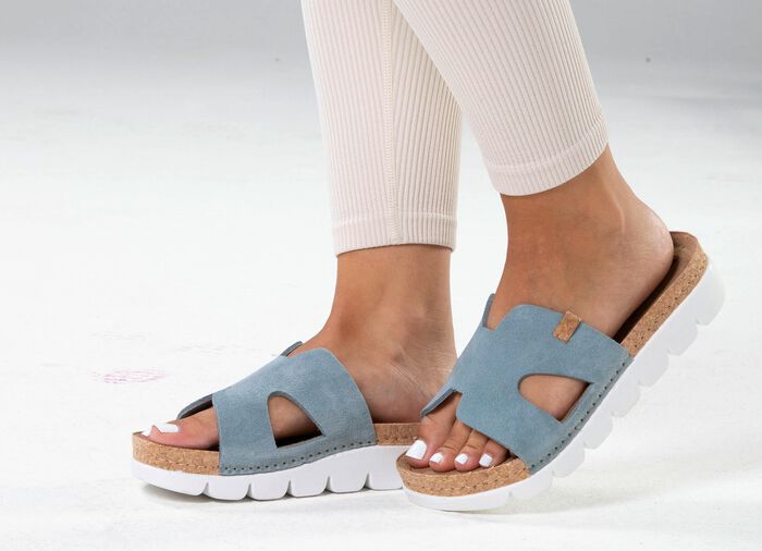 ELENA EDEN, sommerliche Damen-Pantoletten, aus Leder BLEU