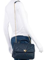 Laurina Tasche mit Kippschloss in extravaganter Libellenform 