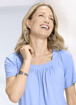 Armreif aus filigranen Drähten 