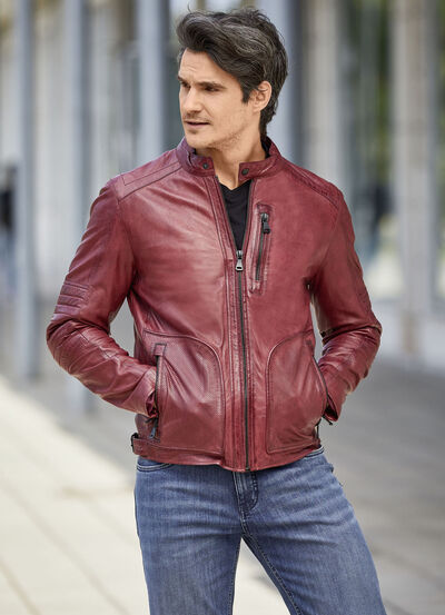 Lederkurzjacke mit perforierten Eins&auml;tzen 