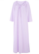 Nachthemd, kn&ouml;chellang und Stickereispitze  FLIEDER