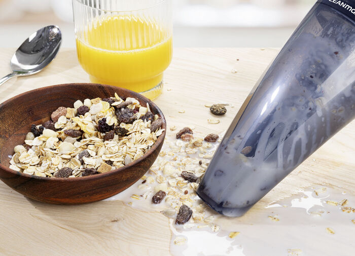 Akku-Handstaubsauger – saugt Schmutz und Flüssigkeiten einfach weg 