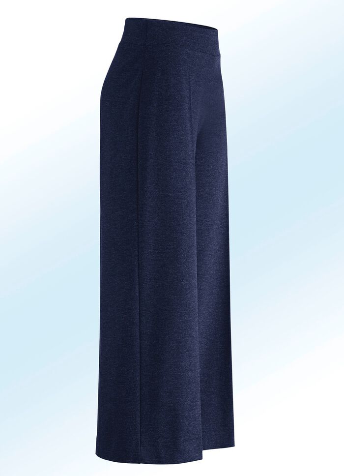 Hose in modisch verk&uuml;rzter L&auml;nge 