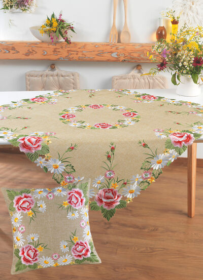 Tisch- und Raumdekoration in harmonischen Farben 