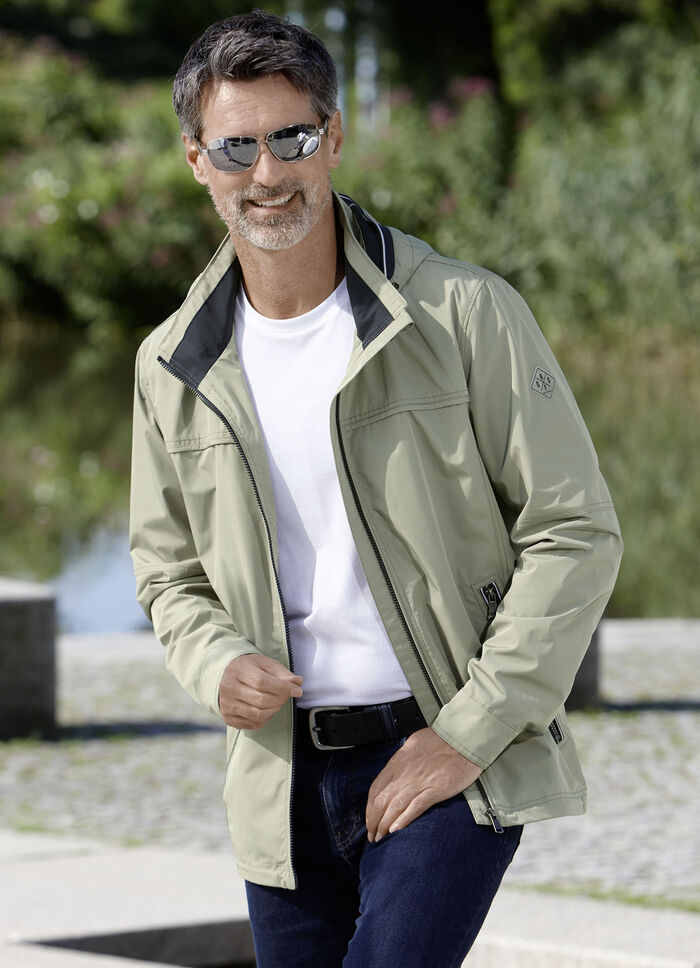 Funktionskurzjacke mit abtrennbarer Kapuze 