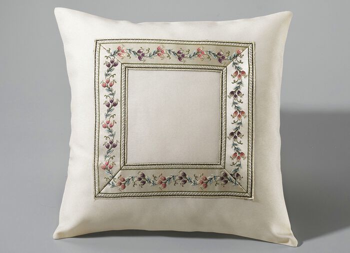 Stilvolle Tisch- und Raumdekoration mit  umlaufender Bord&uuml;re 