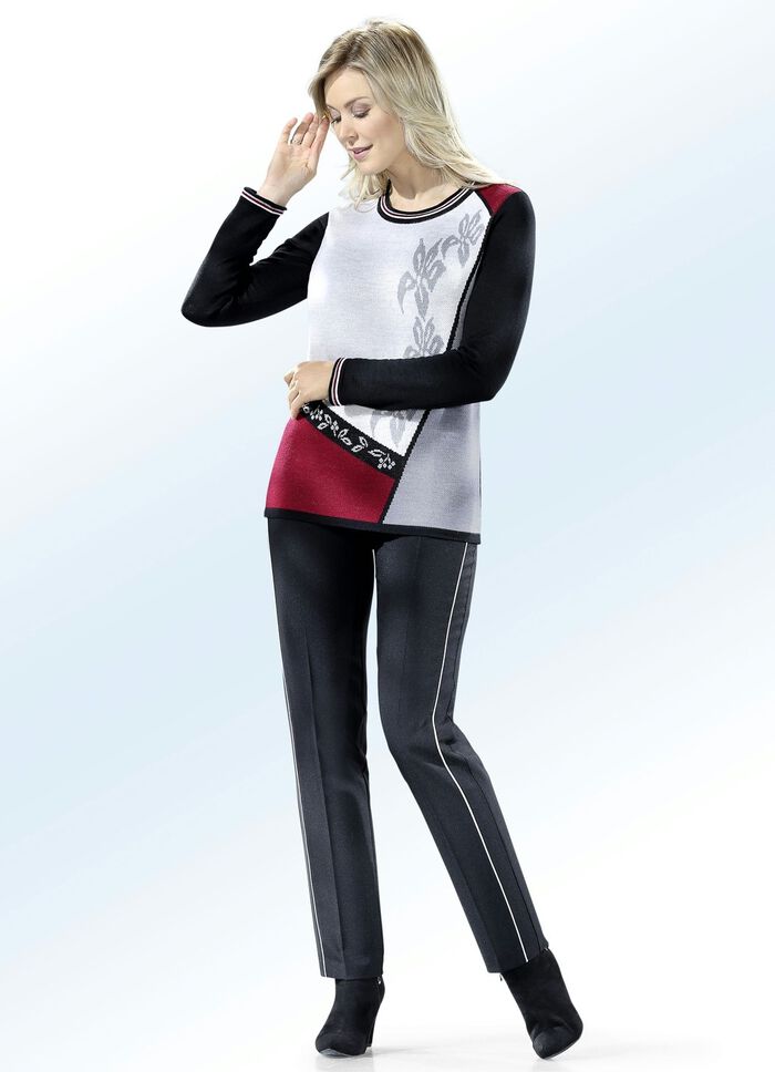 Hose mit kontrasfarbener Zierpaspel 