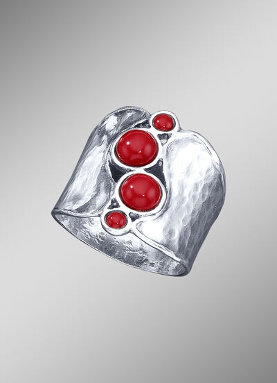 Außergewöhnlicher Damenring mit Koralle 