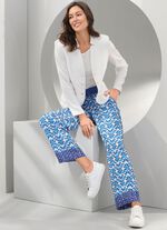 Hose in modischer Weite 