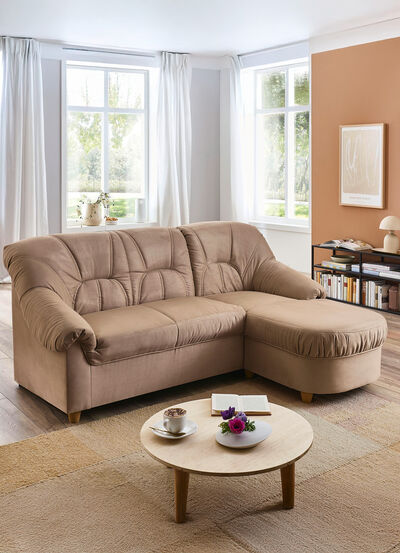 Polstermöbel in verschiedenen Bezugsvarianten 