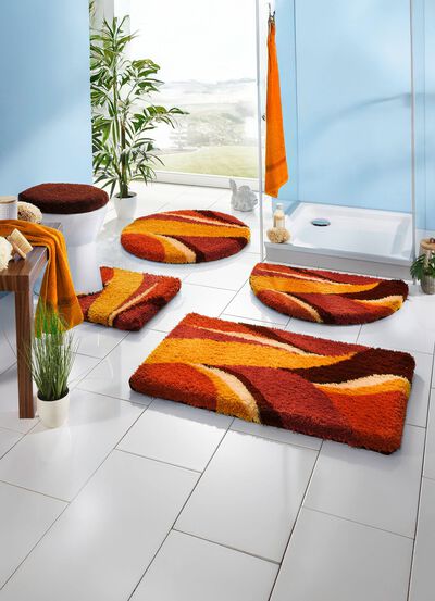 Badgarnitur mit rutschhemmend beschichteter Rückseite 