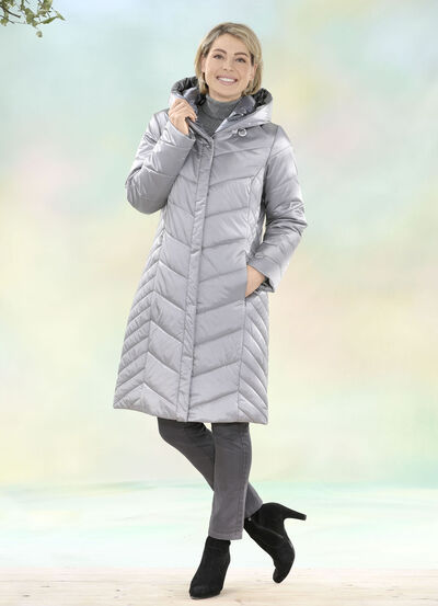 Mantel mit angeschnittener Kapuze 