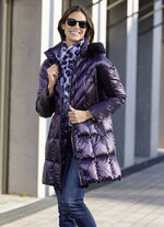 Daunen-Kurzmantel auch in Schwarz 