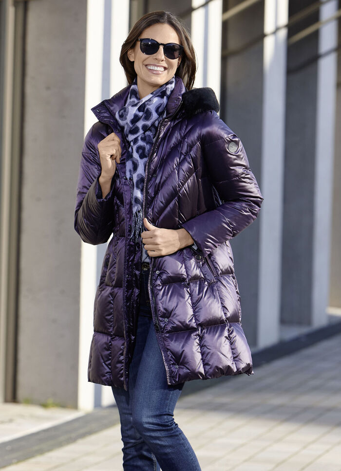 Daunen-Kurzmantel auch in Schwarz 