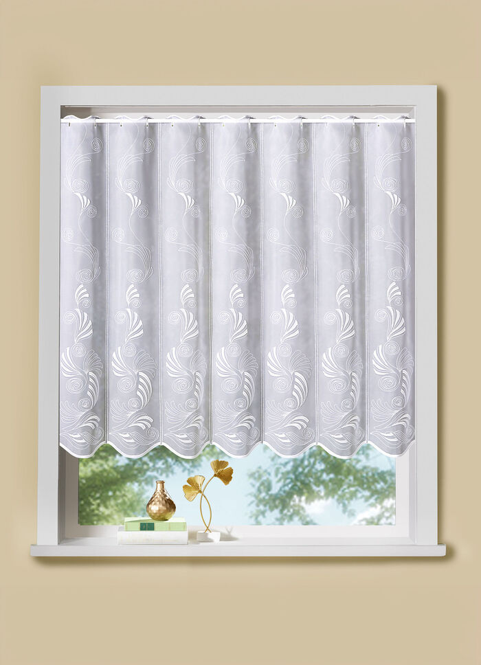 Luftiger Kleinfenster-Store mit Stangendurchzug 